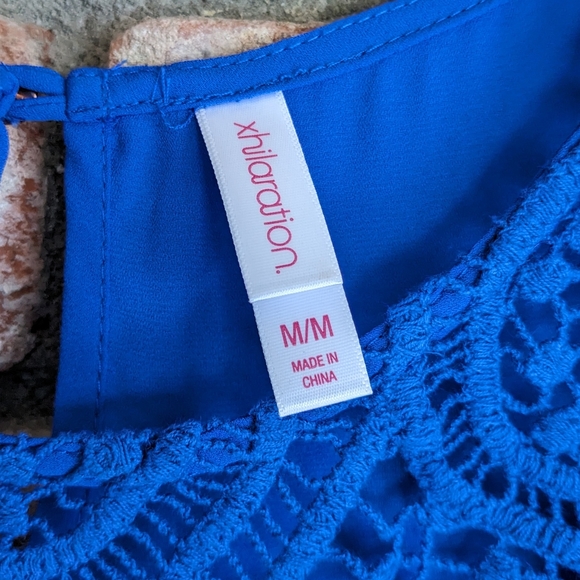 💙 Xhilaration Flowy Blue Crochet Scoop Neck Tank Top M - Picture 4 of 5